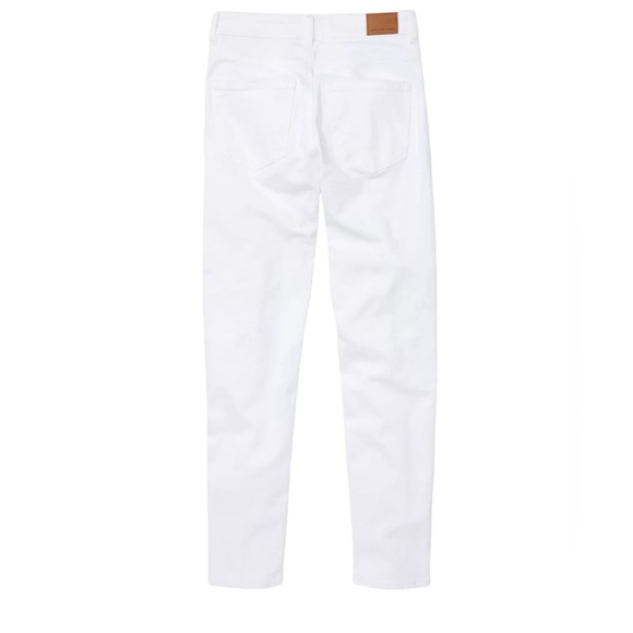 American eagle. Mom Jeans. Bright white. Stretch. Size 4 Regular. 27W. - Picture 3 of 4